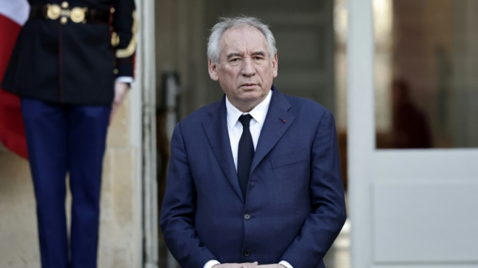 Bayrou lance la concertation sur les retraites, ses modalit&eacute;s d&eacute;j&agrave; disput&eacute;es