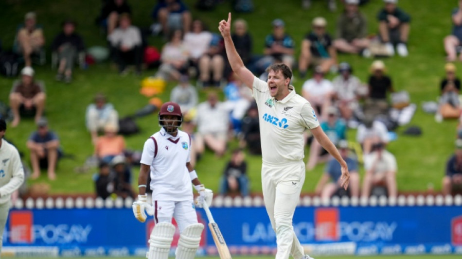 West Indies on the ropes at 98-6 in second New Zealand Test