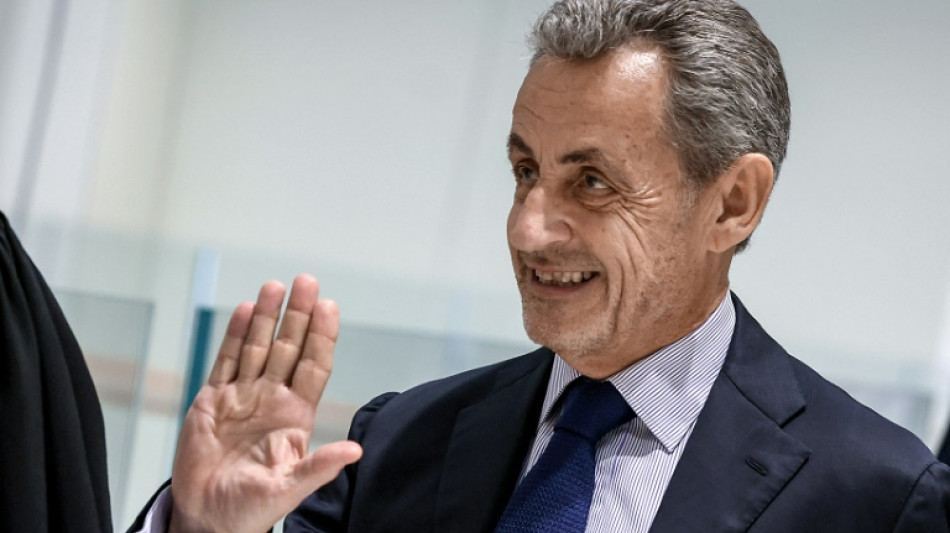 Au dernier jour du proc&egrave;s libyen, la d&eacute;fense de Sarkozy fustige les "reculades" et "failles b&eacute;antes" de l'accusation
