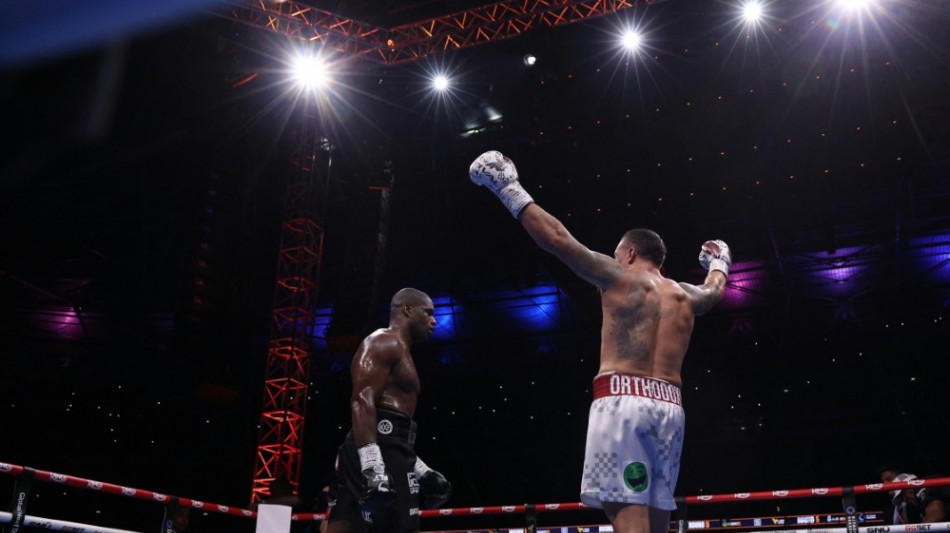 K.o. in Runde f&uuml;nf: Usyk schl&auml;gt Dubois