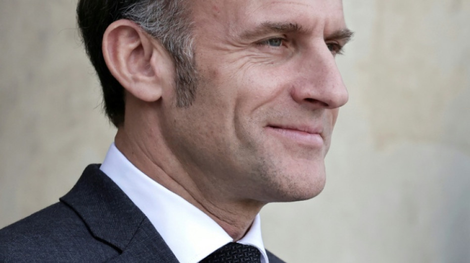 Macron confirme une loi pour interdire les réseaux sociaux "avant 15-16 ans"