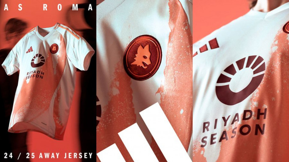 La Roma presenta il kit away, debutter&agrave; con l'Olympiacos