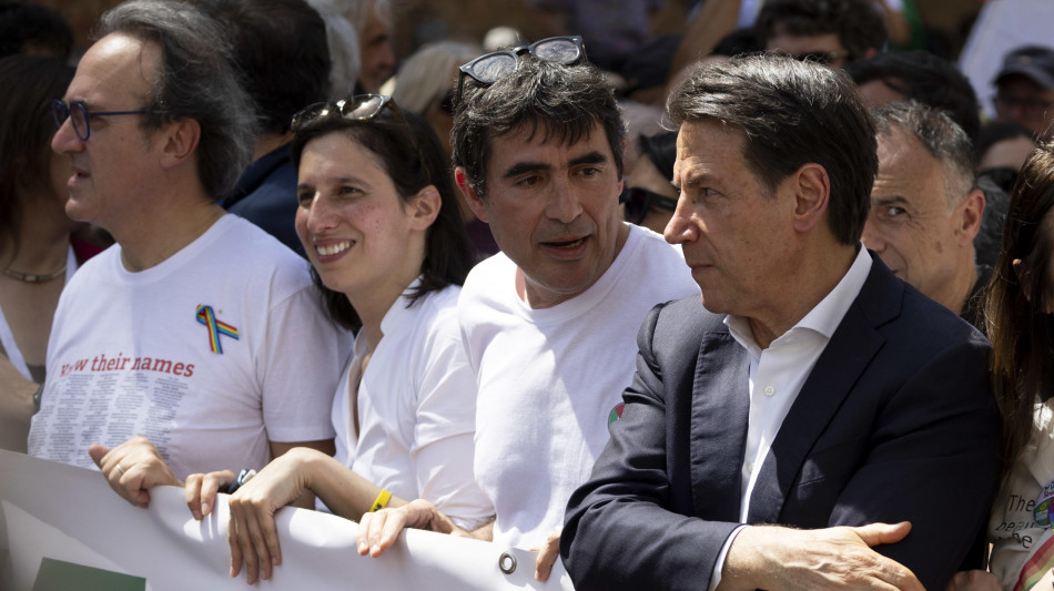 Leader campo largo al lancio della campagna per il "No" al referendum