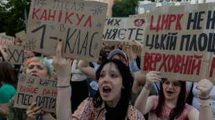 Selenskyj reagiert auf anhaltende Proteste und erw&auml;gt &Auml;nderungen an Armeespitze