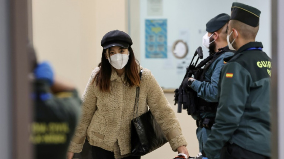 Amts&auml;rzte fordern europaweite Corona-Testpflicht f&uuml;r Reisende aus China 