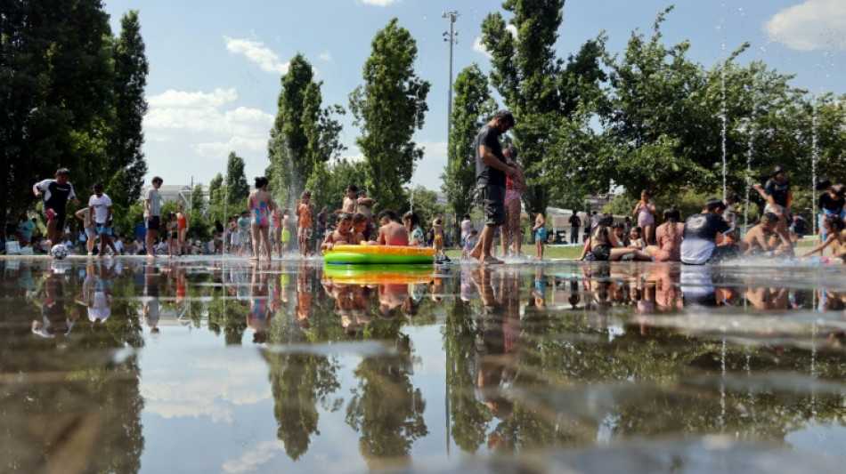 Onda de calor se intensifica no sul da Europa, onde surgem primeiros incêndios
