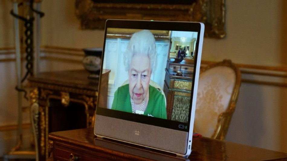 Elizabeth II reprend ses engagements officiels apr&egrave;s avoir &eacute;t&eacute; atteinte du Covid