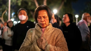 Hong Kong inicia três días de luto após incêndio que deixou mais de 120 mortos