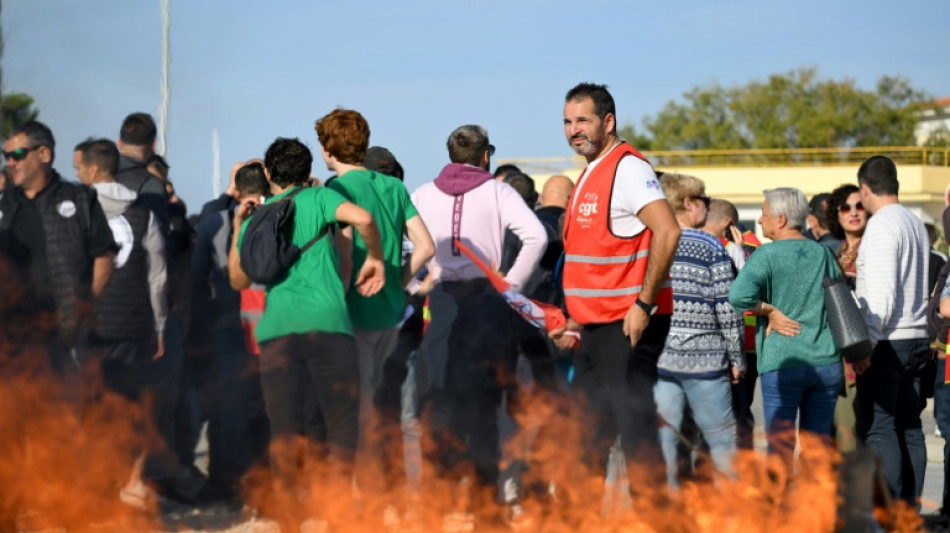 En plena huelga de refiner&iacute;as, el gobierno franc&eacute;s interviene dos dep&oacute;sitos de carburante