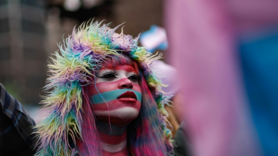 'Ataques diários': a vida dos jovens trans sob Trump nos EUA