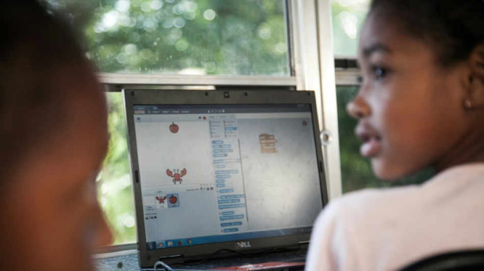 Umfrage: Vier von f&uuml;nf Eltern wollen Informatik als Pflichtfach an Schulen