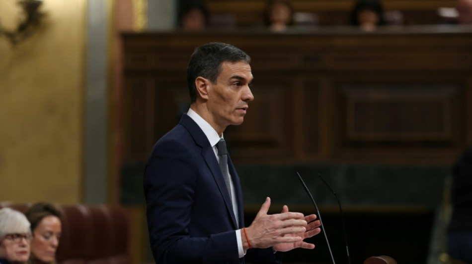 La deuda p&uacute;blica de Espa&ntilde;a se redujo al 100,8 % del PIB en 2025