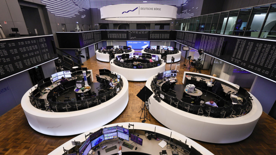 Borsa: l'Europa serra le file, future Usa positivi, Milano +0,8%