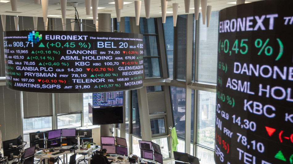 Borsa: l'Europa viaggia positiva, l'oro prosegue la corsa