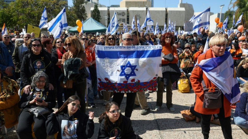Le corps de quatre otages isra&eacute;liens restitu&eacute;s, un bus de prisonniers palestiniens arrive en Cisjordanie  