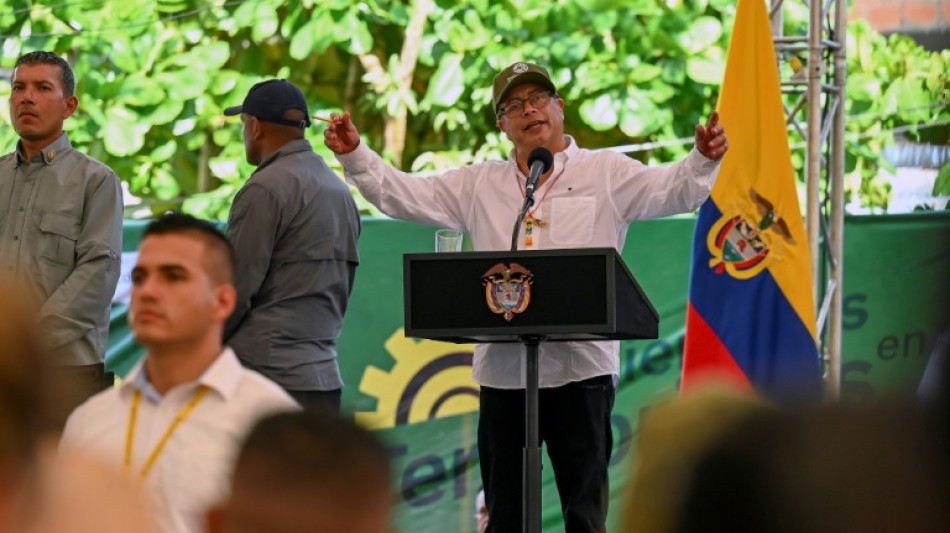 Kolumbiens Pr&auml;sident Petro fordert Guerilla zu regionalem Waffenstillstand auf