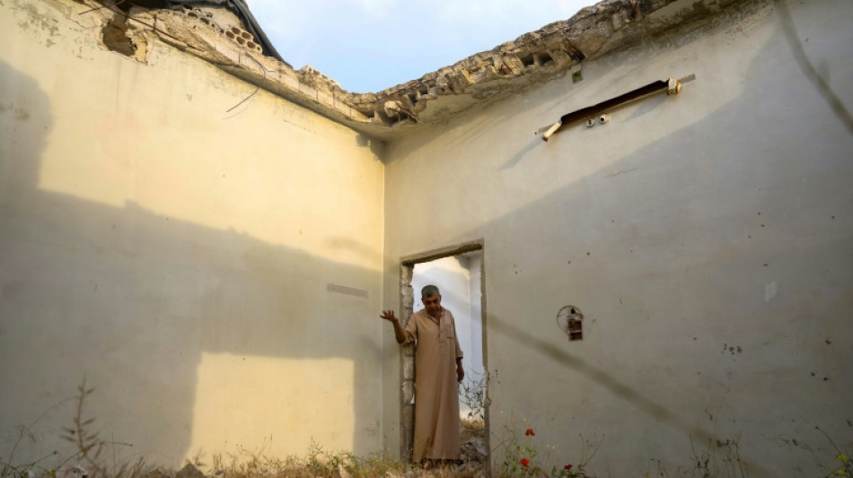 Deslocados voltam a acampar nas ru&iacute;nas de suas casas na S&iacute;ria