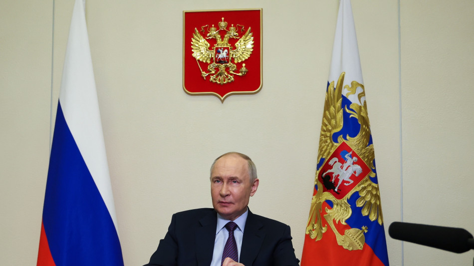 Putin, 'Kiev segua l'esempio e cessi le ostilità a Pasqua'