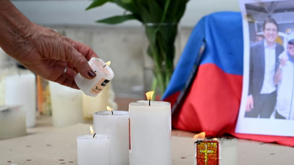 El presidenciable baleado en Colombia muestra signos de mejoría, según los médicos