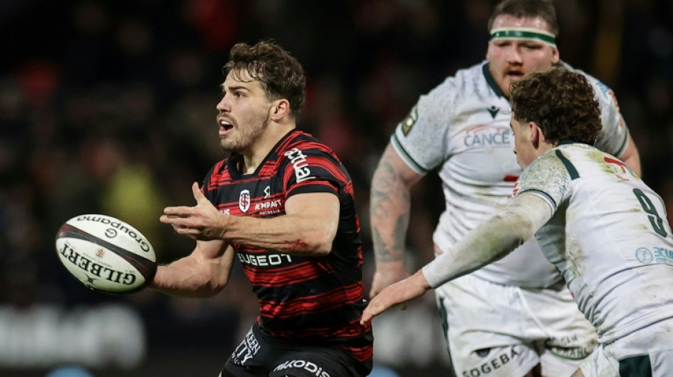 Dupont inspires Toulouse to Pau thumping despite sin binning