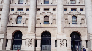 Borsa: Milano chiude in rialzo, +1,11%