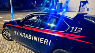 Uccide la moglie disabile e tenta di togliersi la vita