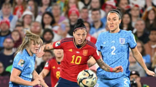 Hermoso recorre a sindicato, que pede puni&ccedil;&atilde;o ao presidente da federa&ccedil;&atilde;o espanhola