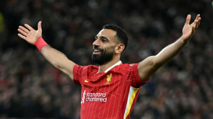 Liverpool vence Bologna (2-0) e se mant&eacute;m 100% na Champions