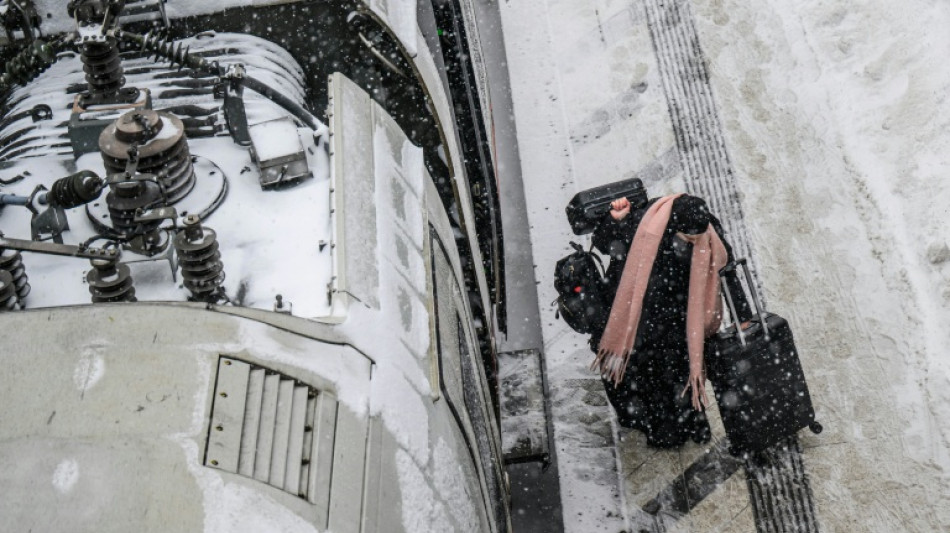 Bahnverkehr in Norddeutschland l&auml;uft nach Wintersturm "Elli" nur schleppend wieder an