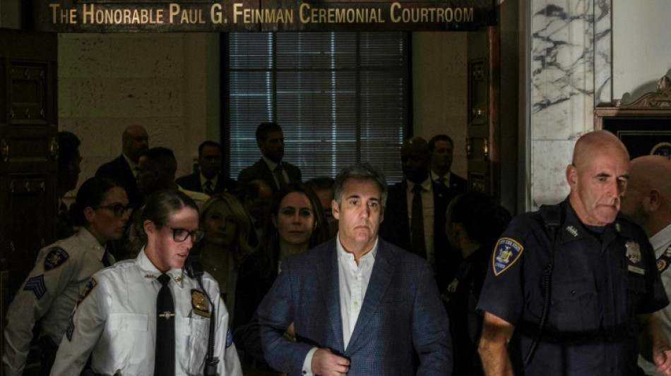 Trump inflou 'arbitrariamente' seu patrim&ocirc;nio, diz seu ex-advogado em julgamento