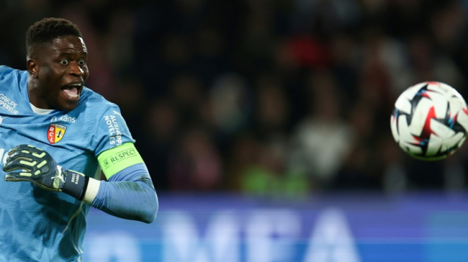 L1: Rennes arrache Samba &agrave; Lens et pousse Mandanda vers la sortie