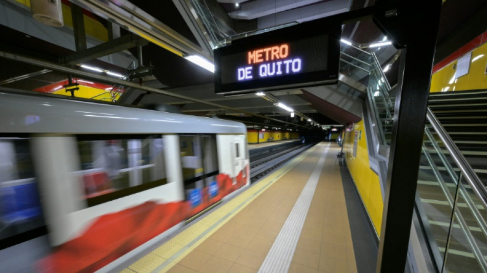 Quito inaugura seu metr&ocirc; ap&oacute;s uma d&eacute;cada de espera
