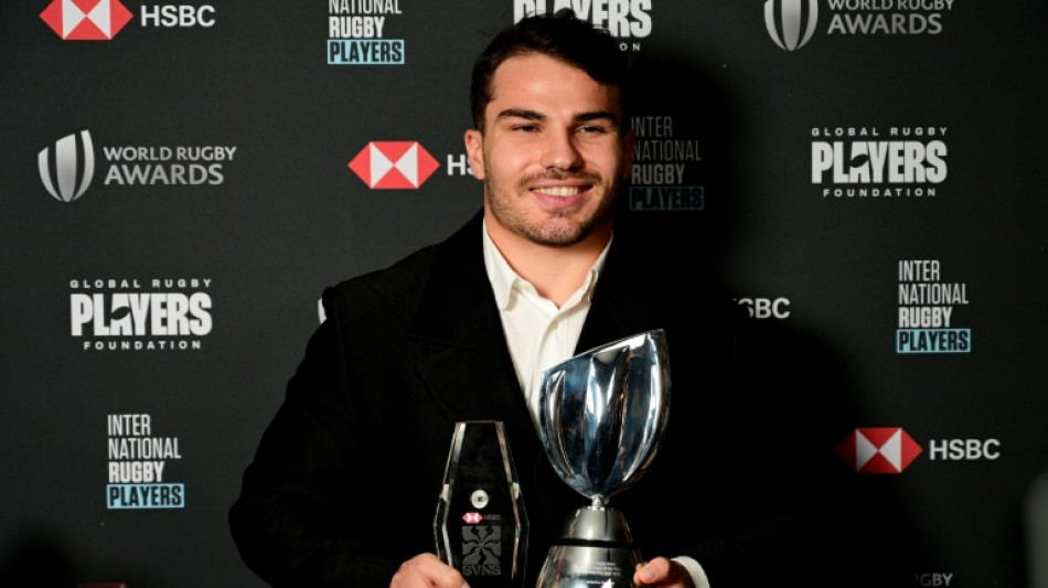 World Rugby Awards: Dupont consacr&eacute; &agrave; VII, du Toit meilleur joueur &agrave; XV