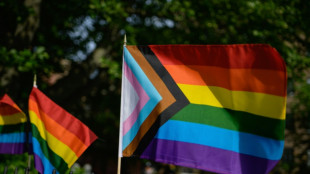 Transfrau vor Imbiss in Hannover von sechs M&auml;nnern attackiert und bespuckt