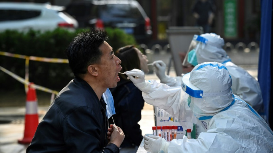 China sigue adelante con su pol&iacute;tica "cero covid" pese a la frustraci&oacute;n de los habitantes en Shangh&aacute;i