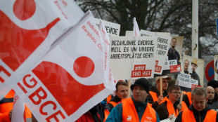 Chemiebranche einigt sich in Tarifverhandlungen auf "Br&uuml;ckenzahlung"