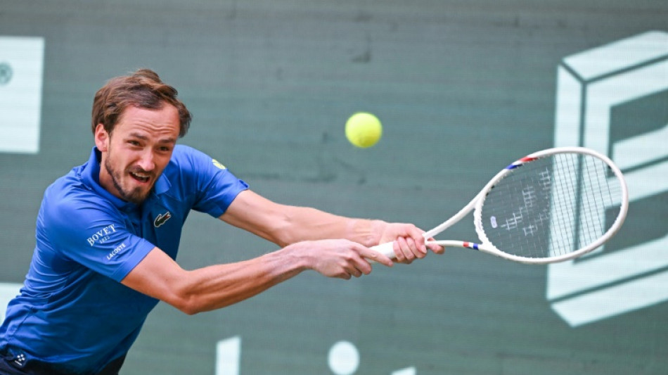 Medvedev vence Zverev e vai &agrave; final do ATP 500 de Halle