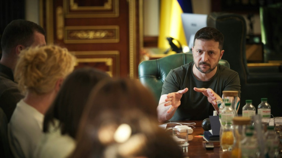 Selenskyjs Warnung vor "Explosionen" bei Siegesparade sorgt f&uuml;r Unmut in Moskau