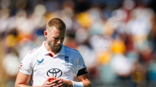 Tongue replaces Atkinson in only England change for third Ashes Test