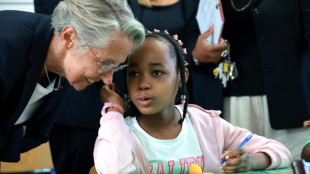 Borne fait sa rentrée, dans un contexte politique incertain