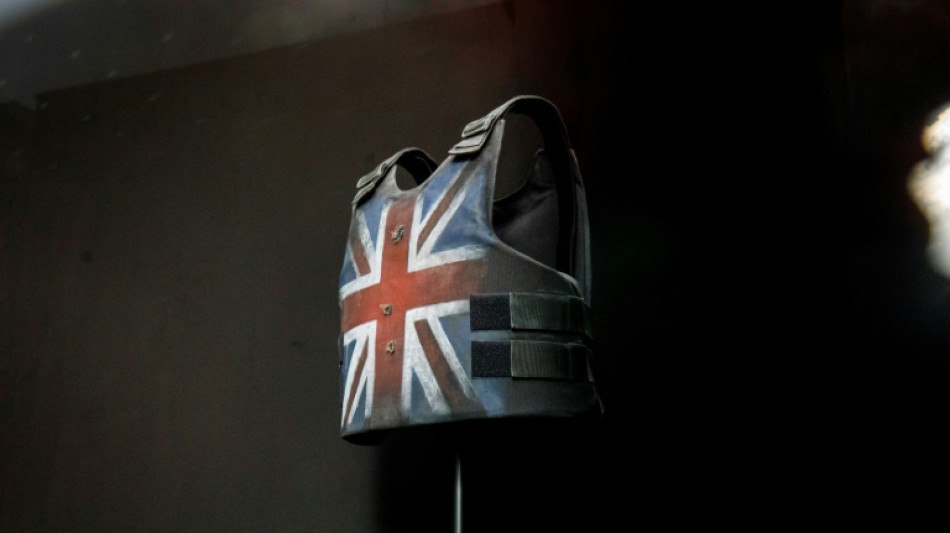 Sotheby's versteigert Sicherheitsweste von Banksy f&uuml;r rund 930.000 Euro