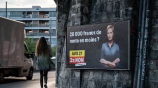 Suizos votan sobre la prohibici&oacute;n de la ganader&iacute;a industrial y la reforma de las pensiones