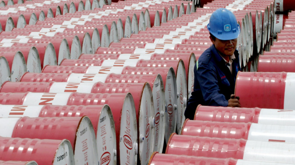 Il petrolio &egrave; in calo a New York a 76,90 dollari al barile