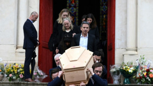 Adieu sobre et &eacute;mouvant &agrave; Bernard Pivot dans son fief familial du Beaujolais