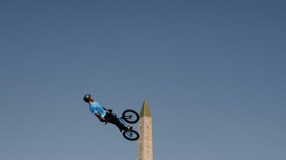 "Cara a cara con el obelisco": el BMX visto por el fot&oacute;grafo de AFP Jeff Pachoud en los JJ OO