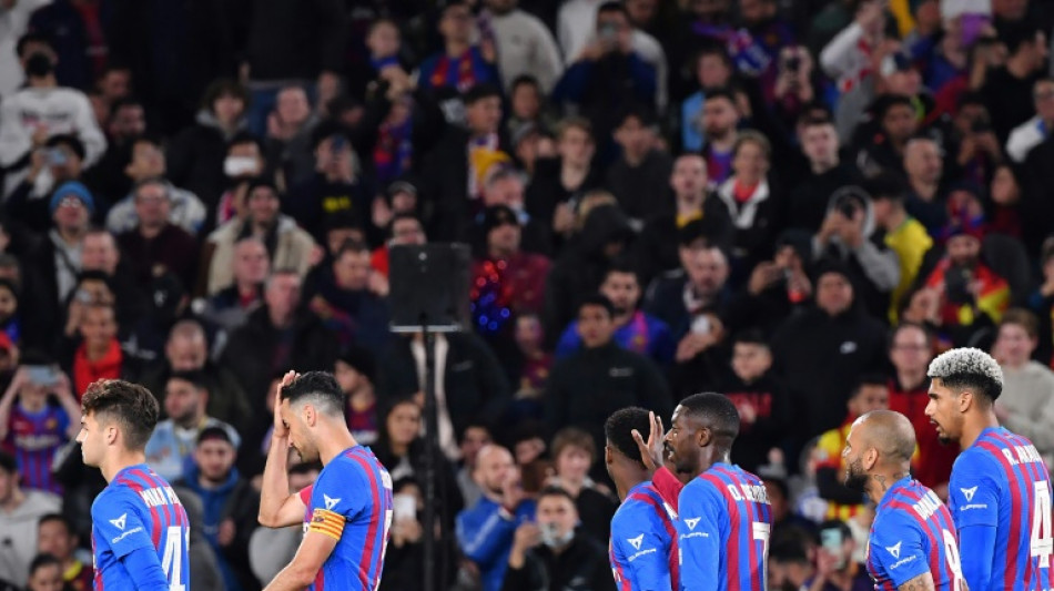 Los socios dan via libre a dos palancas econ&oacute;micas del FC Barcelona