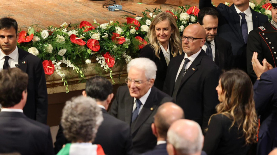 Mattarella, 25 aprile non per posizioni ideologiche ma per 'amor di Patria'