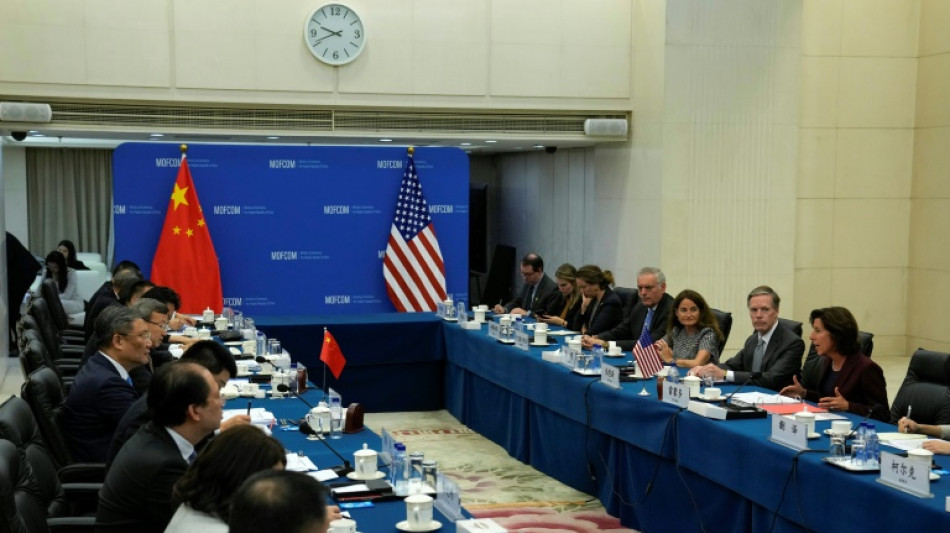 US commerce secretary meets Chinese counterpart in Beijing