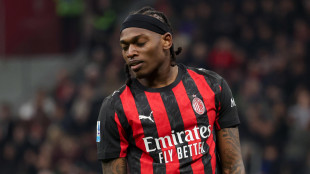 Milan: Leao in Portogallo per controlli all'adduttore