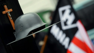 Hitlergruß bei Fahrt in Militäroldtimer durch Dresden: Mann soll 2500 Euro zahlen